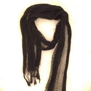 Black finely knit scarf